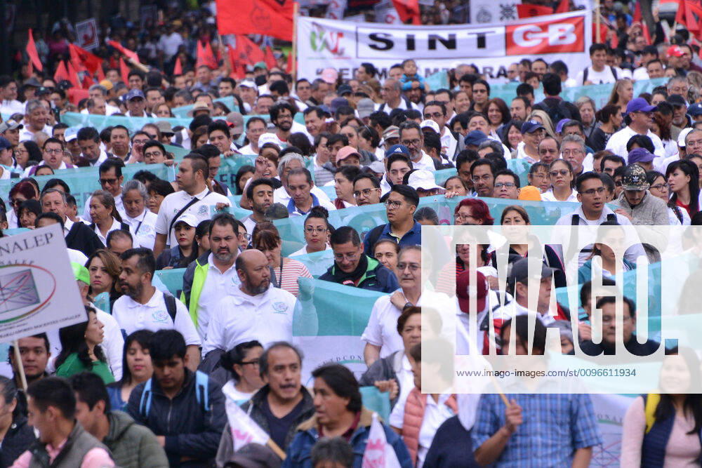 National Struggle Day protest in Mexico MEXICO CITY, MEXICO - JANUARY 31: Demonstrators take part during a march called National Struggle Day to protest for labor equality and demand labor rights and demand a job stability program during the demonstration, integrants of Union of Telephone Operators of the Mexican Republic, National Workers Union, Mexican Union of Electricians, Independent Workers Union of the Autonomous Metropolitan University participating to demand from the Federal Government a change of economic, political and social course for the country; as well as a dialogue around the Alternative Nation Project. at Reforma Avenue on January 31, 2020 in Mexico City, Mexico