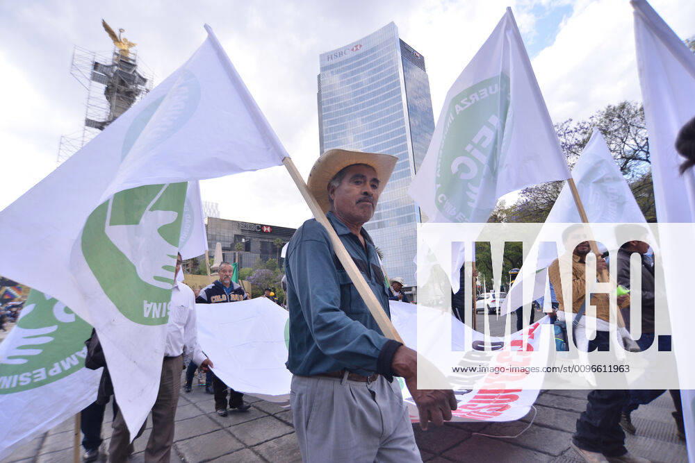 National Struggle Day protest in Mexico MEXICO CITY, MEXICO - JANUARY 31: Demonstrators take part during a march called National Struggle Day to protest for labor equality and demand labor rights and demand a job stability program during the demonstration, integrants of Union of Telephone Operators of the Mexican Republic, National Workers Union, Mexican Union of Electricians, Independent Workers Union of the Autonomous Metropolitan University participating to demand from the Federal Government a change of economic, political and social course for the country; as well as a dialogue around the Alternative Nation Project. at Reforma Avenue on January 31, 2020 in Mexico City, Mexico