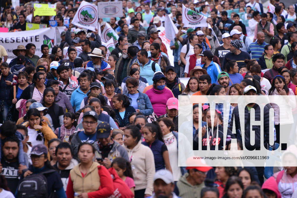 National Struggle Day protest in Mexico MEXICO CITY, MEXICO - JANUARY 31: Demonstrators take part during a march called National Struggle Day to protest for labor equality and demand labor rights and demand a job stability program during the demonstration, integrants of Union of Telephone Operators of the Mexican Republic, National Workers Union, Mexican Union of Electricians, Independent Workers Union of the Autonomous Metropolitan University participating to demand from the Federal Government a change of economic, political and social course for the country; as well as a dialogue around the Alternative Nation Project. at Reforma Avenue on January 31, 2020 in Mexico City, Mexico