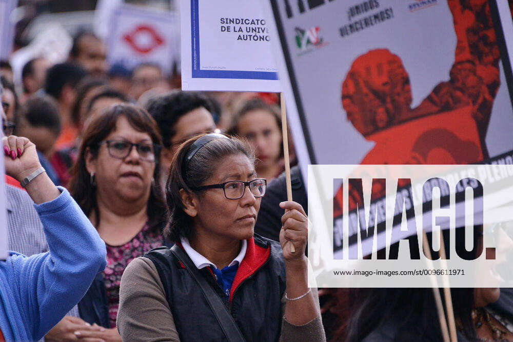 National Struggle Day protest in Mexico MEXICO CITY, MEXICO - JANUARY 31: Demonstrators take part during a march called National Struggle Day to protest for labor equality and demand labor rights and demand a job stability program during the demonstration, integrants of Union of Telephone Operators of the Mexican Republic, National Workers Union, Mexican Union of Electricians, Independent Workers Union of the Autonomous Metropolitan University participating to demand from the Federal Government a change of economic, political and social course for the country; as well as a dialogue around the Alternative Nation Project. at Reforma Avenue on January 31, 2020 in Mexico City, Mexico