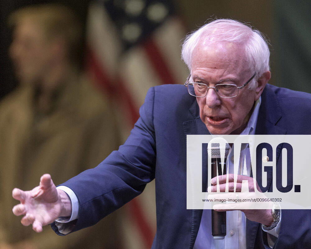 Feb.01, 2020 - Indianola, Iowa, U.S. - U.S. Senator and Democratic presidential candidate BERNIE SANDERS holds a town hall at Simpson College with two days remaining until the Iowa caucuses. Indianola U.S. - ZUMAce6_ 20200201_zaf_ce6_001