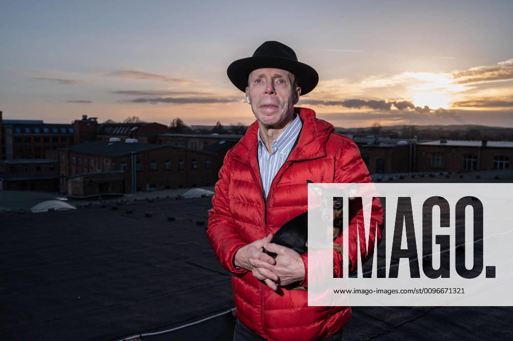 Gunther von Hagens Gunther von Hagens privately in his Plastenarium and at home in Guben Guben Germany