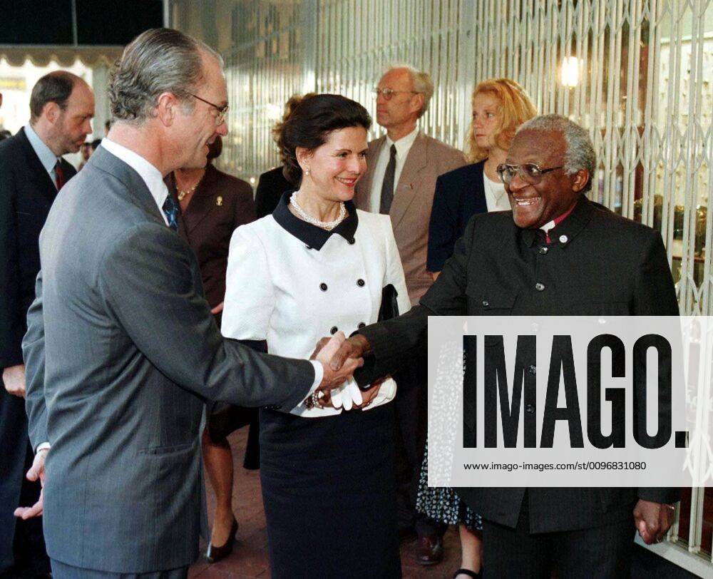 CAPE TOWN 19FEB 1997 The Swedish royal couple, Queen Silva, King Carl XVI Gustaf, visited the former Archbishop Desmond Tutu on Wednesday morning, chair of the South African Truth Commission in Cape Town KAPSTADEN SOUTH AFRICA SOUTH AFRICA