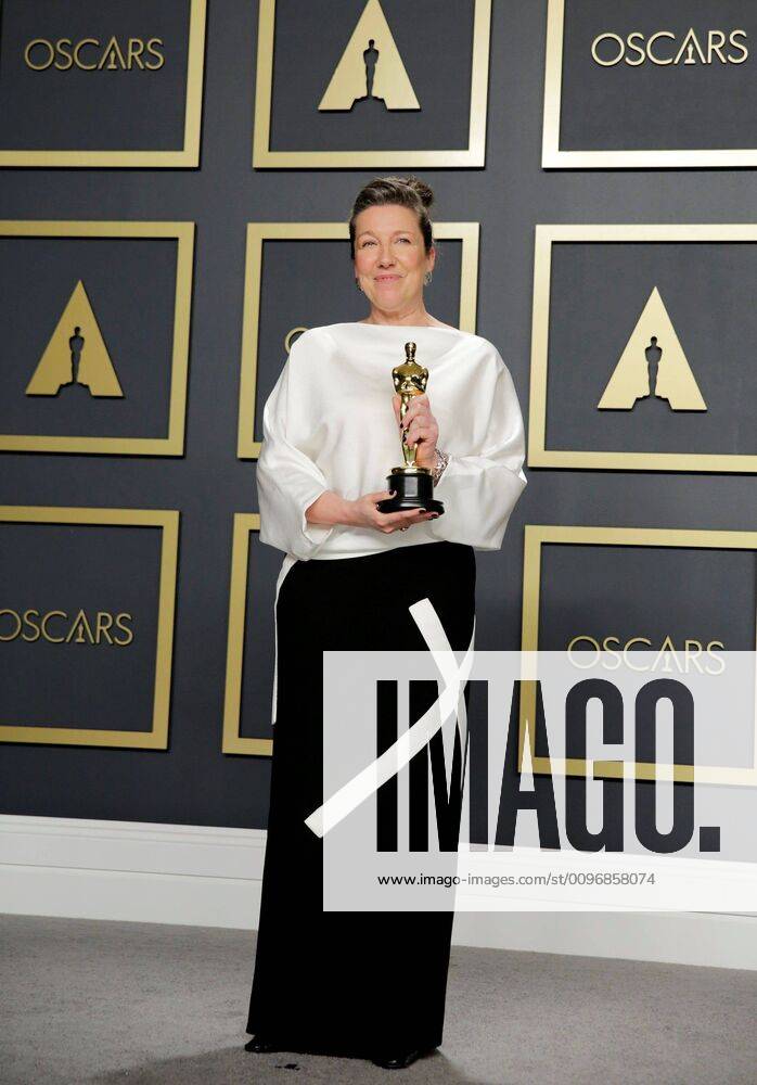 Jacqueline Durran poses in the press room with the Oscar for Best Costume Design for the film Little Women during the 92nd Annual Academy Awards ceremony, at the Dolby Theater in Hollywood, California, US, 09 February 2020. EFE Armando Arorizo 92nd Annual Academy Awards ceremony in Hollywood !ACHTUNG: NUR REDAKTIONELLE NUTZUNG!
