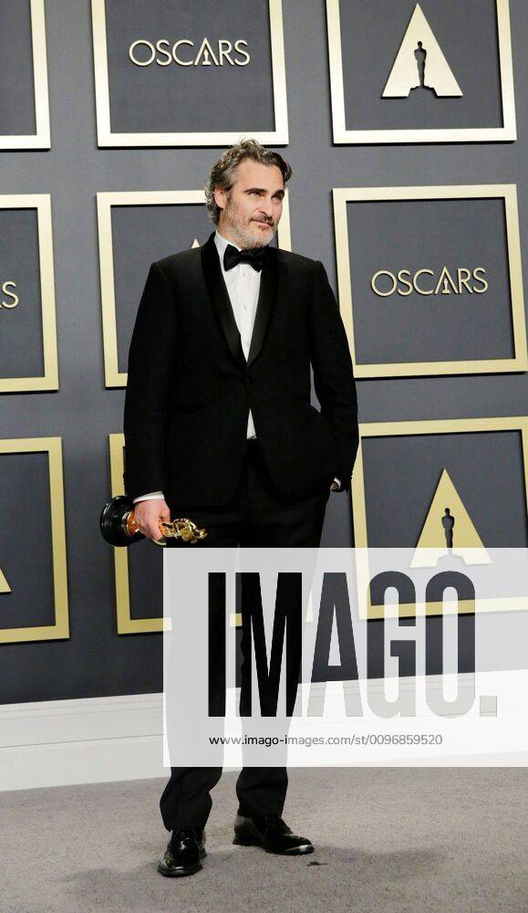 US actor Joaquin Phoenix poses in the press room with his Oscar for Best Leading Actor for his role in the film Joker during the 92nd Annual Academy Awards ceremony, at the Dolby Theater in Hollywood, California, US, 09 February 2020. EFE Armando Arorizo 92nd Annual Academy Awards ceremony in Hollywood !ACHTUNG: NUR REDAKTIONELLE NUTZUNG!