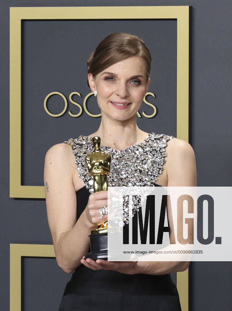 Hildur Gudnadottir , winner of the Orignal Score award for Ã¢â‚¬oeJoker,Ã¢â‚¬Â poses in the press room of the 92nd Academy Awards on Sunday February 9, 2020 at the Dolby Theater in Hollywood, California. BURT HARRIS BNS PI Hollywood USA - ZUMAp124 20200209_zaa_p124_182