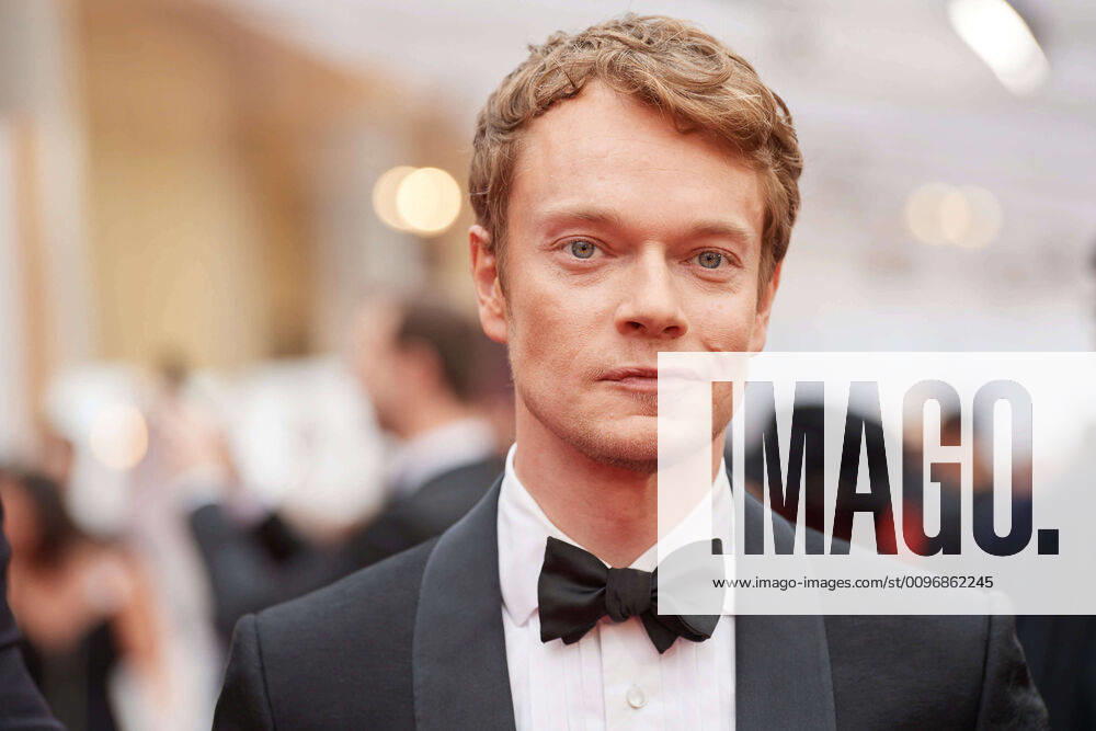 Alfie Allen arrives on the red carpet of The 92nd OscarsÂ® at the DolbyÂ® Theatre in Hollywood, CA on Sunday, February 9, 2020. Los Angeles CA USA