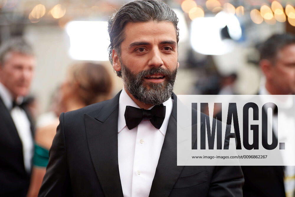 Oscar Isaac arrives on the red carpet of The 92nd Oscars® at the Dolby® Theatre in Hollywood, CA on Sunday, February 9, 2020. Los Angeles CA USA