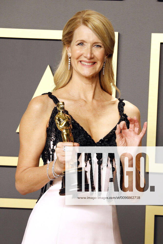 Laura Dern, the Actress and Award Winner Best Supporting Actress in the Winner Photocall at the 92 Academy Awards Oscars on 9 02 220 at the Press Room in Hollywood, Los Angeles 92th Annual Academy Awards Press Room Winner Photocall