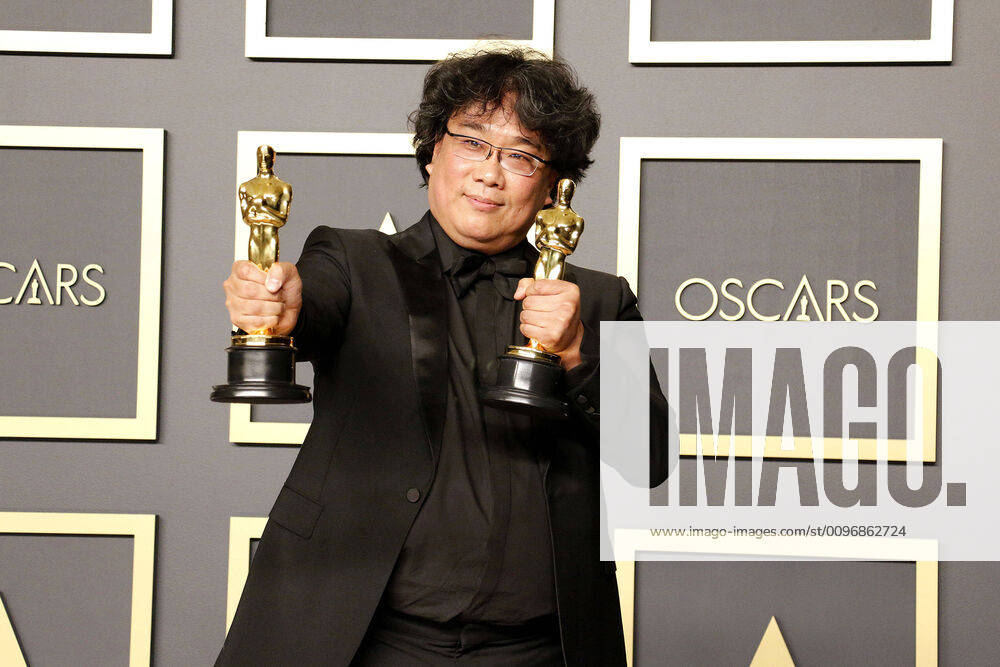Bong Joon ho, the director and award winner Best Film and Directing at the Winner Photocall at the 92 Academy Awards Oscars on 9 02 220 at the Press Room in Hollywood, Los Angeles 92th Annual Academy Awards Press Room Winner Photocall