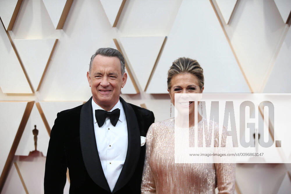 (200210) -- LOS ANGELES, Feb. 10, 2020 -- Tom Hanks (L) and Rita Wilson arrive for the red carpet of the 92nd Academy Awards at the Dolby Theatre in Los Angeles, the United States, Feb. 9, 2020. ) U.S.-LOS ANGELES-OSCARS-RED CARPET LixYing