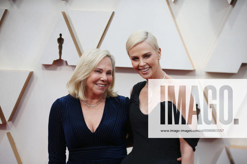(200210) -- LOS ANGELES, Feb. 10, 2020 -- Charlize Theron (R) and Gerda Jacoba Aletta Maritz arrive for the red carpet of the 92nd Academy Awards at the Dolby Theatre in Los Angeles, the United States, Feb. 9, 2020. ) U.S.-LOS ANGELES-OSCARS-RED CARPET LixYing