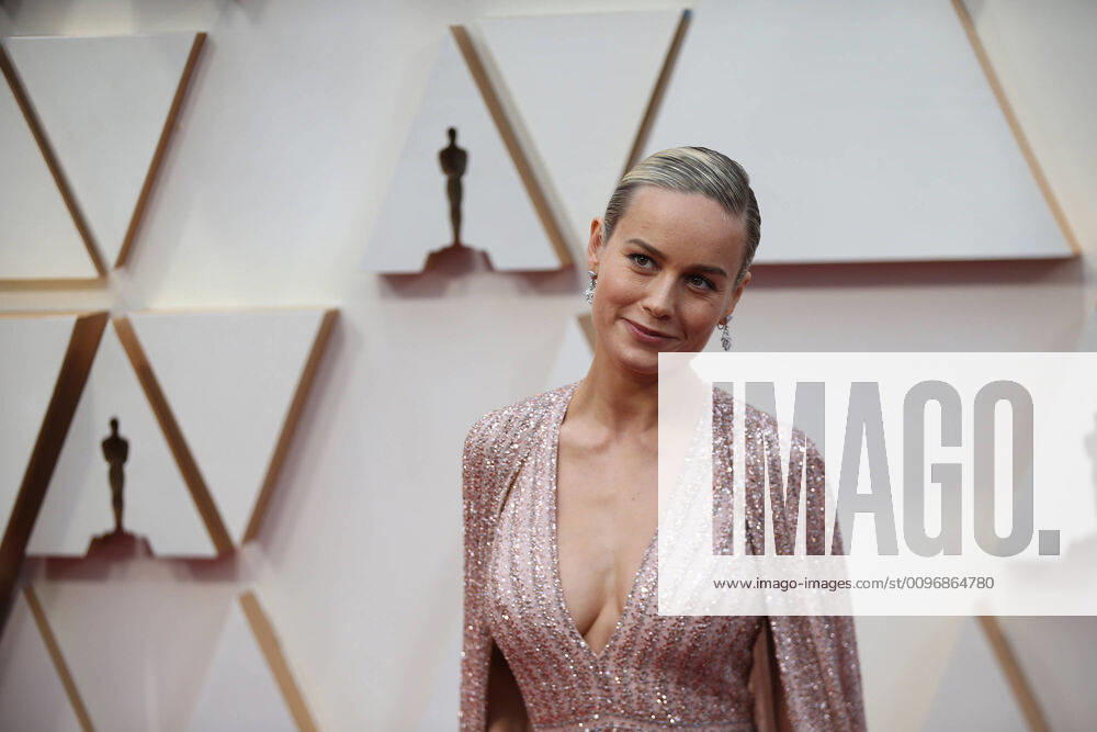 (200210) -- LOS ANGELES, Feb. 10, 2020 -- Brie Larson arrives for the red carpet of the 92nd Academy Awards at the Dolby Theater in Los Angeles, the United States, on Feb. 9, 2020. ) U.S.-LOS ANGELES-OSCARS-RED CARPET LixYing