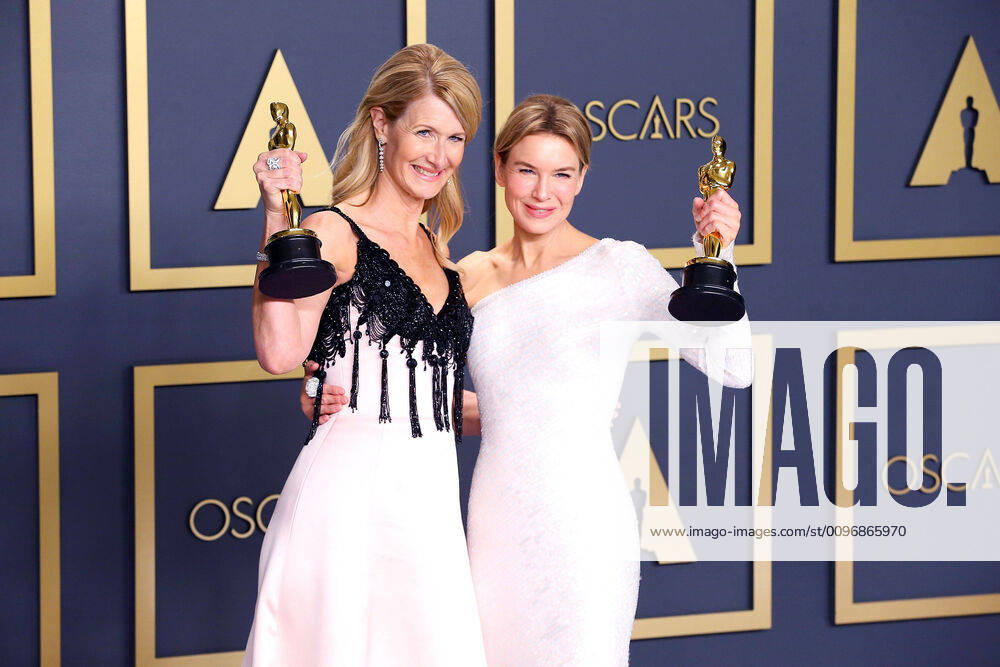 HOLLYWOOD, CA - FEBRUARY 9: Laura Dern and Renee Zellweger pose in the press room during the 92nd Annual Academy Awards at Loews Hollywood Hotel on February 9, 2020 in Hollywood, California. Photo: Christopher Victorio imageSPACE Hollywood USA - ZUMAs181 20200209_zea_s181_293