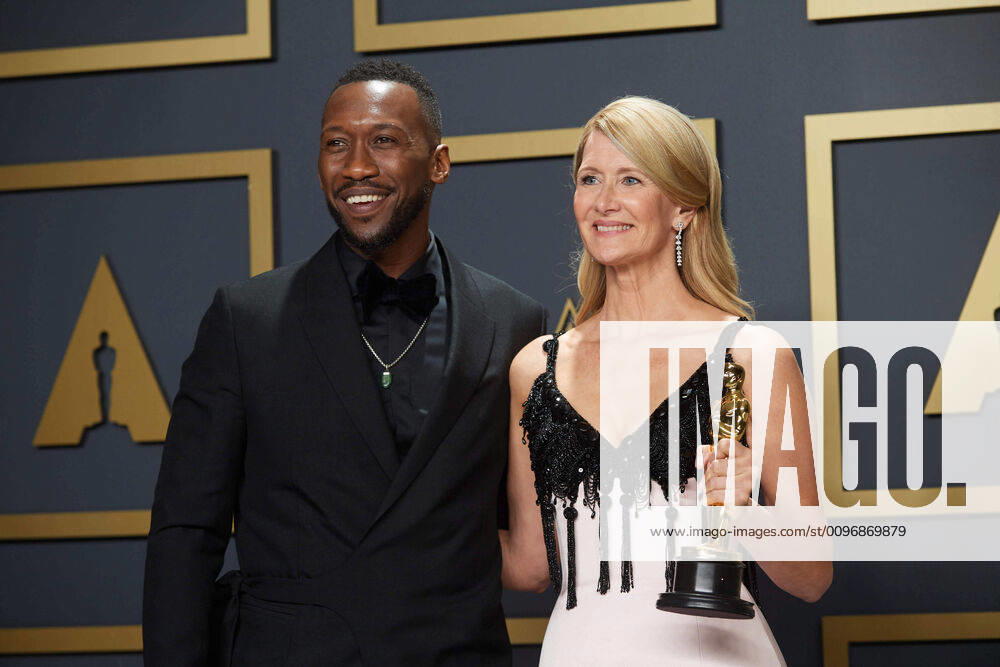 Laura Dern poses with Mahershala Ali backstage with the Oscar for Actress In A Supporting Role during the live ABC Telecast of The 92nd Oscars at the Dolby Theatre in Hollywood, CA on Sunday, February 9, 2020. Los Angeles CA USA