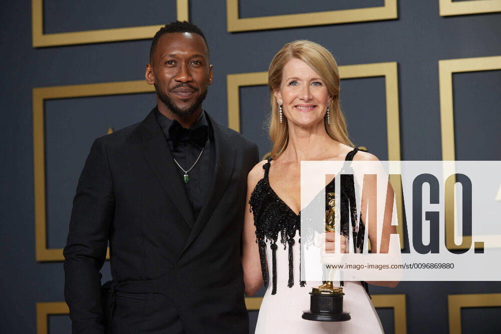 Laura Dern poses with Mahershala Ali backstage with the Oscar for Actress In A Supporting Role during the live ABC Telecast of The 92nd Oscars at the Dolby Theatre in Hollywood, CA on Sunday, February 9, 2020. Los Angeles CA USA