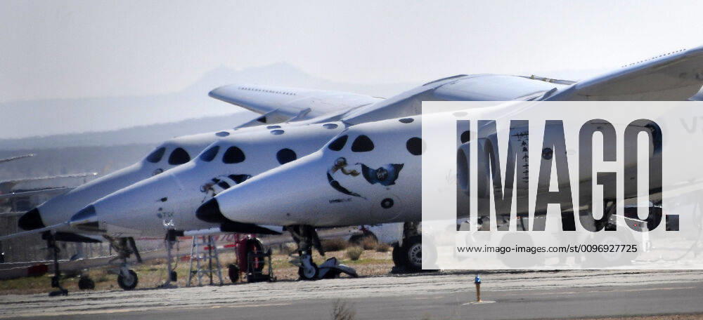 Virgin Galactic techs do last minute checks before WhiteKnight takes off with SpaceShipTwo Unity for the final time from Mojave spaceport Thursday, CA USA. Feb 13,2020. Unity and WhiteKnight will continue to do test for people to go up into space at the Virgin Spaceport America in New Mexico. Mojave USA - ZUMAbl1_ 20200213_zaf_bl1_001