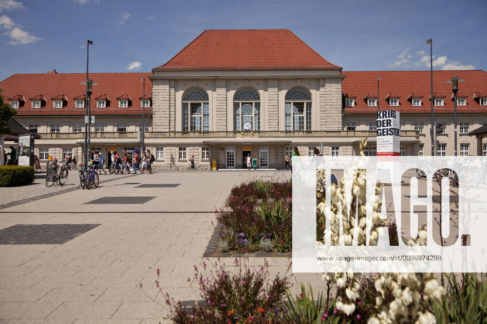 Weimar Bahnhof Weimar, Thüringen, Deutschland, Europa train station Weimar, Thuringia, Germany, Europe