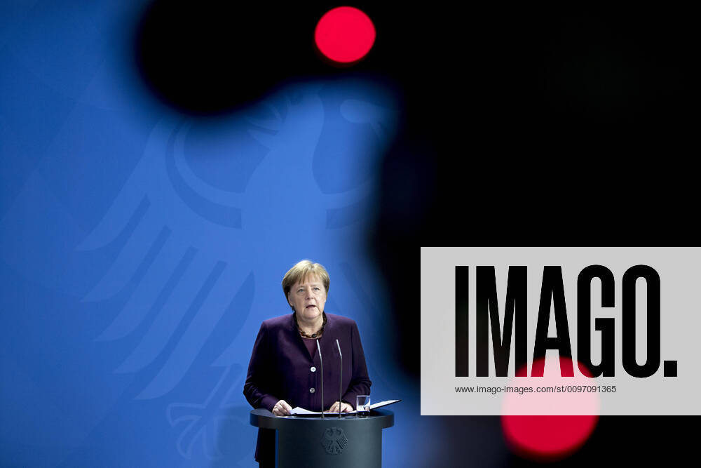 KW08 Angela Merkel - Statement Hanau Shooting DEU, Deutschland, Germany, Berlin, 20.02.2020 Bundeskanzlerin Angela Merkel gibt ein Statement zu den Morden in Hanau im Bundeskanzleramt in Berlin. German Chancellor Angela Merkel, during a statement to the media at the Chancellery Office following yesterday shooting in Hanau on February 20, 2020 in Berlin, Germany. Suspected shooter Tobias R. shot dead nine people in two hookah bars. Police suspect a xenophobic motive.