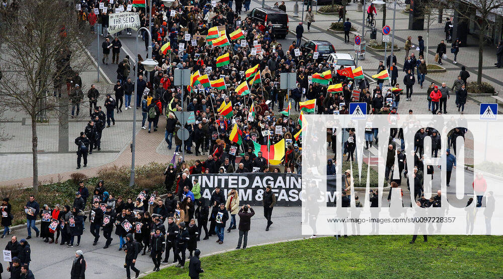 Local Hanau, Demonstration and vigil after terror in Hanau Blood act, terror, shooting, murder, death, commemoration, Tobias R, terrorist, mourning, Hanau, demonstration, vigil v l demo, posters, Fridays fot Future Hanau, rally overview, Hanau Hessen Germany EN