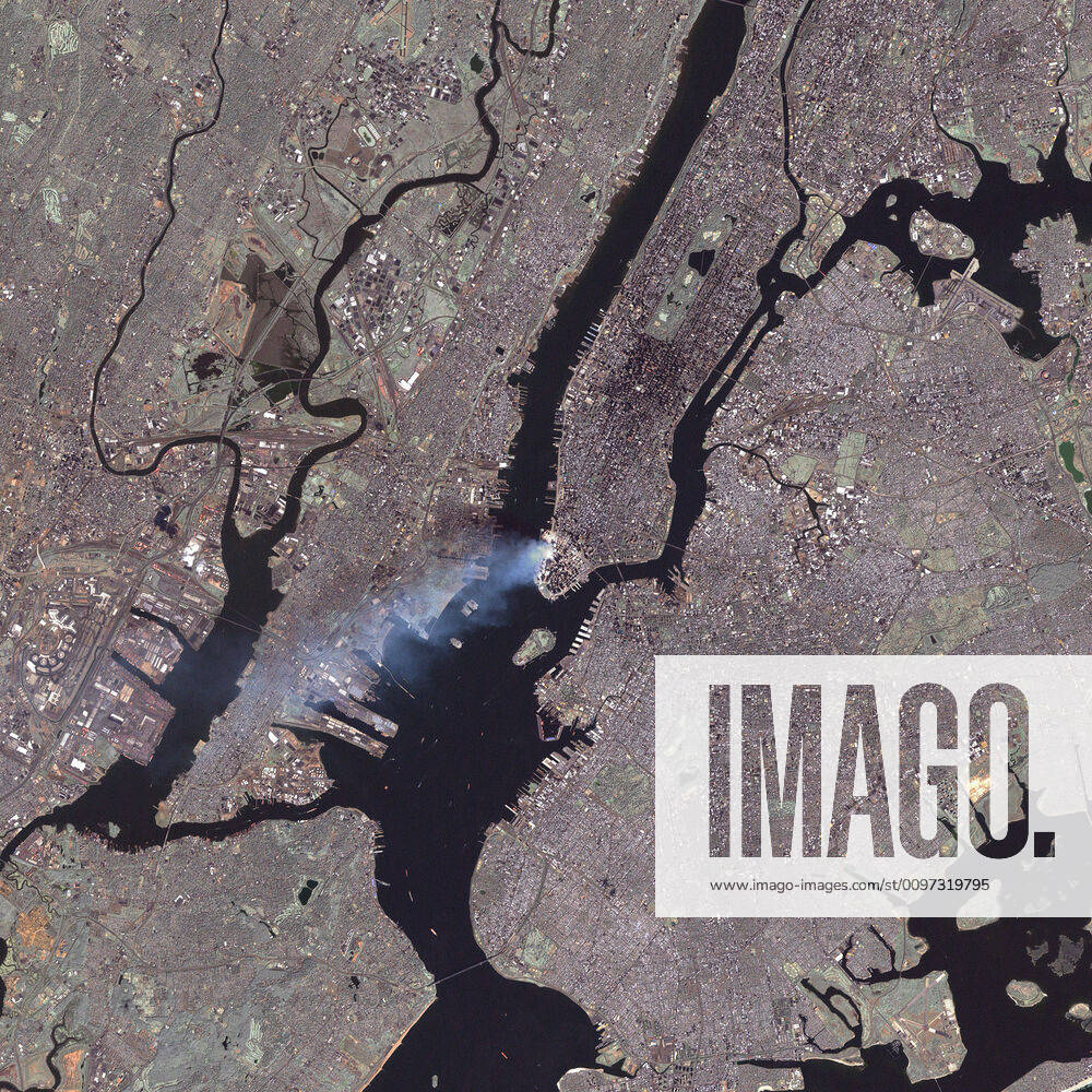 IMAGO History, Anschläge vom 11. September aus New York und Washington D.C 20 Jahre Anschläge vom 11. September: World Trade Center Aftermath of the World Trade Center Attack, taken by the Enhanced Thematic Mapper Plus, aboard the Landsat 7 satellite, September 12, 2001. ©Nasa-GSFC Courtesy Everett Collection gl-2002-001610 Nasa-GSFC Courtesy Everett Collection gl-2002-001610 PUBLICATIONXNOTxINxCANxCHNxFRAxITAxJPNxNORxPOLxRUSxESPxUKxUSA