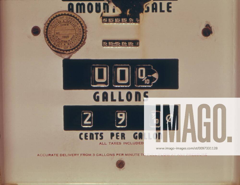 An abandoned gasoline pump with a price of 29.9 cents per gallon. During the 1973-74 energy crisis this price was a nostalgic memory. The pump bears a 1969 state seal. Courtesy Everett Collection PUBLICATIONXNOTxINxCANxCHNxFRAxITAxJPNxNORxPOLxRUSxESPxUKxUSA