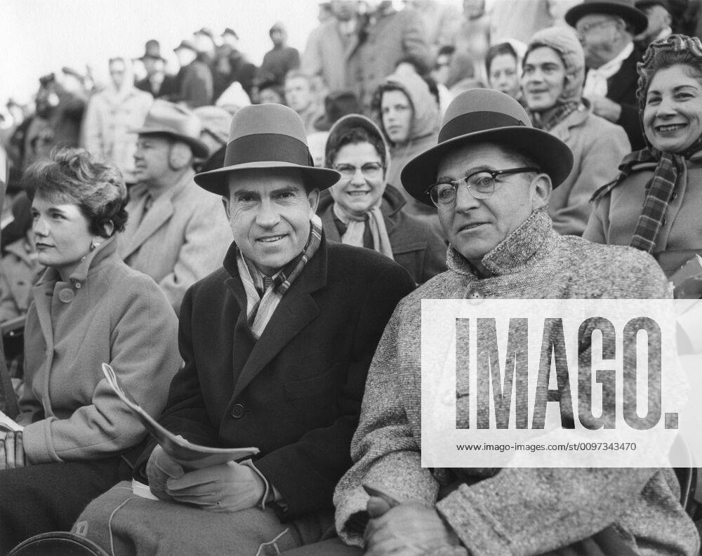 Vice President Richard Nixon with Football coach Vince Lombardi. Dec. 7, 1958. The Green Bay Packers lost to the San Francisco 49ers, with a score of 48Ã‚â€“21 at Kezar Stadium. Two months later, on Feb. 2, 1959, Vince Lombardi accepted the position of head c For usage credit please use; PUBLICATIONXNOTxINxCANxCHNxFRAxITAxJPNxNORxPOLxRUSxESPxUKxUSA