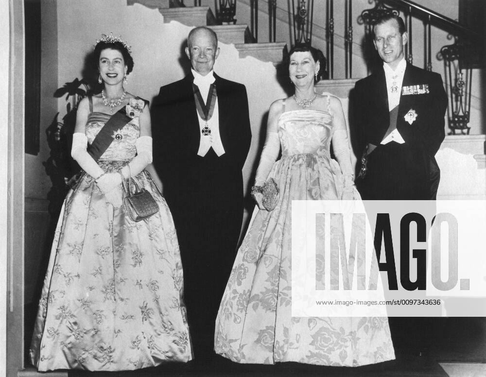 Queen Elizabeth II, President and Mrs. Eisenhower, and Prince Philip before a State Dinner. The White House. Oct. 17, 1957. - (BSLOC_2014_16_215) For usage credit please use; PUBLICATIONXNOTxINxCANxCHNxFRAxITAxJPNxNORxPOLxRUSxESPxUKxUSA