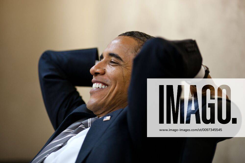 President Barack Obama has a relaxed moment in a meeting in the White House Situation Room. July 8, 2011. (BSLOC_2015_13_140) For usage credit please use; The White House PUBLICATIONXNOTxINxCANxCHNxFRAxITAxJPNxNORxPOLxRUSxESPxUKxUSA