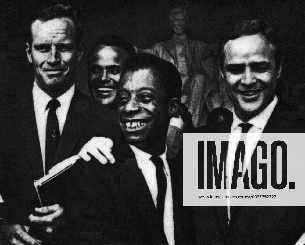 US Civil Rights. From left: Charlton Heston, Harry Belafonte, James Baldwin, Marlon Brando, civil rights march, Lincoln Memorial, Washington, D.C., August, 1963. Courtesy Everett Collection PUBLICATIONXNOTxINxCANxCHNxFRAxITAxJPNxNORxPOLxRUSxESPxUKxUSA