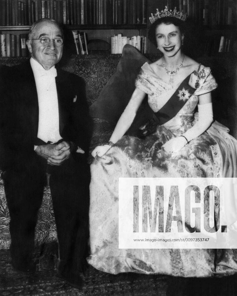 British Royalty. Future Queen of England Princess Elizabeth and US President Harry Truman, Washington, D.C., circa 1951. Courtesy Everett Collection PUBLICATIONXNOTxINxCANxCHNxFRAxITAxJPNxNORxPOLxRUSxESPxUKxUSA