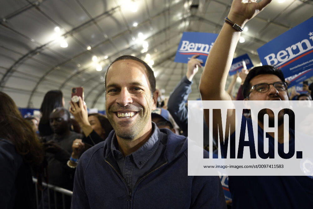 San Jose, California, U.S. - Singer-songwriter JACK JOHNSON joined the crowd to listen to Senator Sanders. San Jose USA - ZUMAw332 20200301_zap_w332_022
