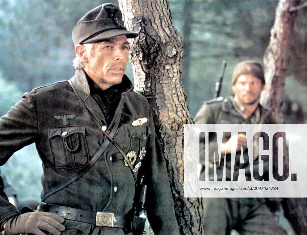 CROSS OF IRON, James Coburn, 1977 Courtesy Everett Collection PUBLICATIONXNOTxINxCANxCHNxFRAxITAxJPNxNORxPOLxRUSxESPxUKxUSA