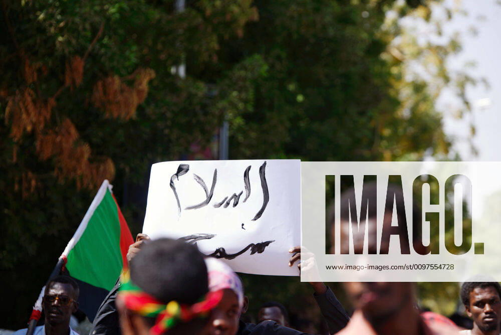 Sudanese protestors take part in a rally to justice and peace support in the centre of the capital Khartoum, Sudan, on March 5, 2020 Khartoum Sudan - ZUMAap3_ 20200305_zaf_ap3_301