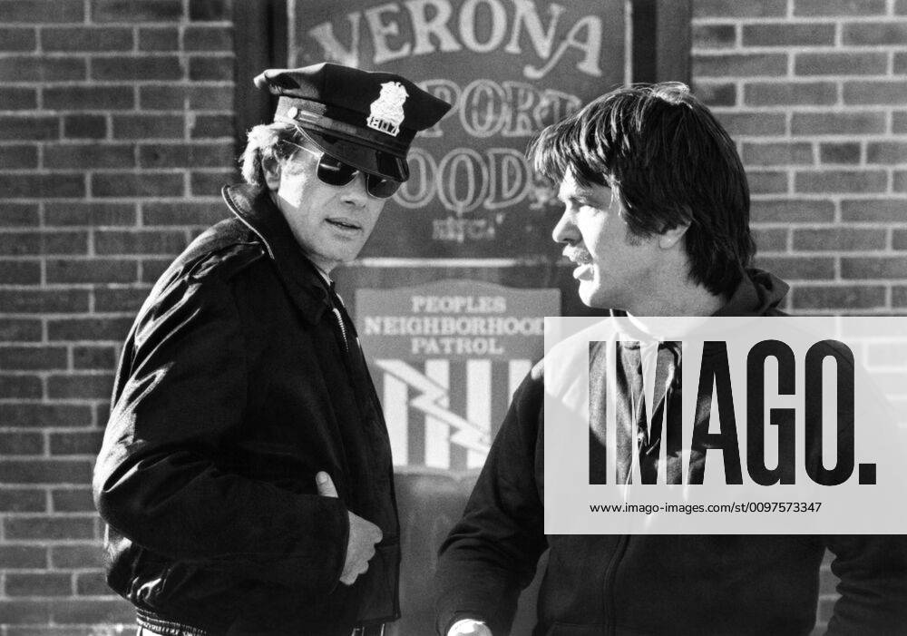 FIGHTING BACK, from left, Michael Sarrazin, Tom Skerritt, 1982, ©Paramount Pictures courtesy Everett Collection ©Paramount Courtesy Everett Collection PUBLICATIONXNOTxINxCANxCHNxFRAxITAxJPNxNORxPOLxRUSxESPxUKxUSA