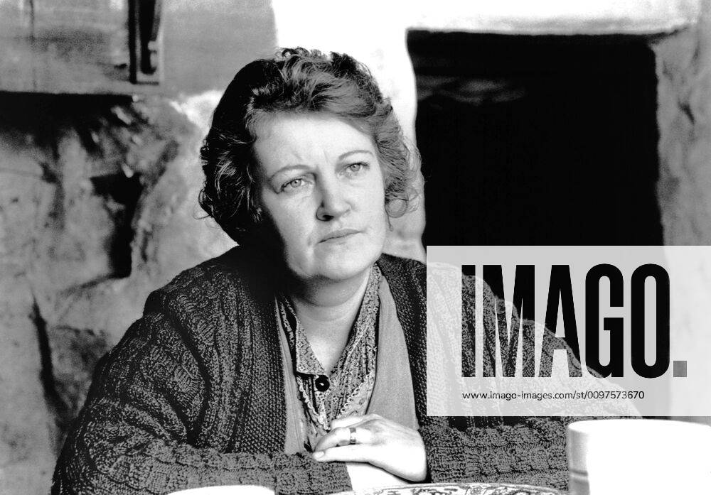 THE FIELD, Brenda Fricker, 1990, ©Avenue Pictures courtesy Everett Collection ©Avenue Pictures Courtesy Everett Collection PUBLICATIONXNOTxINxCANxCHNxFRAxITAxJPNxNORxPOLxRUSxESPxUKxUSA
