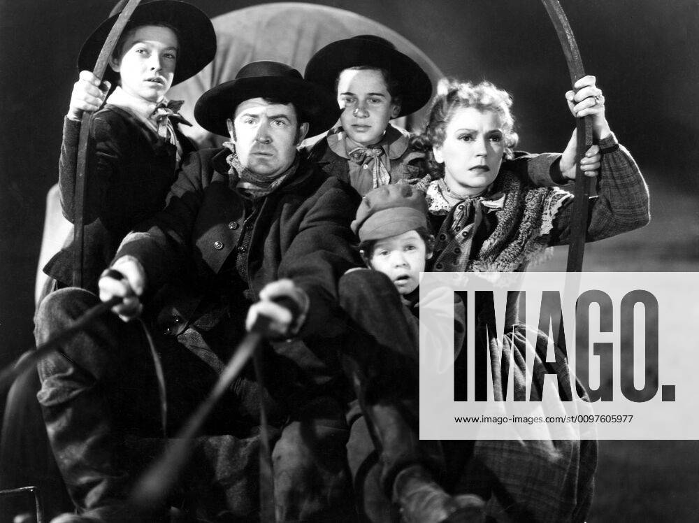 OSCARS. Beste Nebendarstellerin. Preisträgerinnen 1937-1940 IN OLD CHICAGO, Gene Reynolds, J. Anthony Hughes, Bobs Watson, Billy Watson, Alice Brady, 1937. TM and Copyright © 20th Century Fox Film Corp. All rights reserved. Courtesy: Everett Collection. ©20thCentFox Courtesy Everett Collection PUBLICATIONXNOTxINxCANxCHNxFRAxITAxJPNxNORxPOLxRUSxESPxUKxUSA