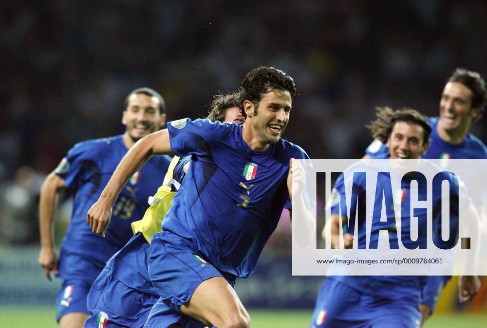 Fussball Herren FIFA WM Weltmeisterschaft 2006 Italien - Frankreich: Weltmeister Italien: Jubel nach dem entscheidenen Elfmeter: Jubel Torschütze Fabio Grosso