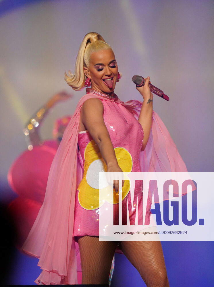 CRICKET WT20 FINAL, Katy Perry, performs on stage while pregnant with the Australian women s cricket team after the Women s T20 World Cup final match between Australia and India at the MCG in Melbourne, Sunday, March 8, 2020. ( NO ARCHIVING, , NO USE IN BOOKS WITHOUT CONSENT MELBOURNE VIC AUSTRALIA