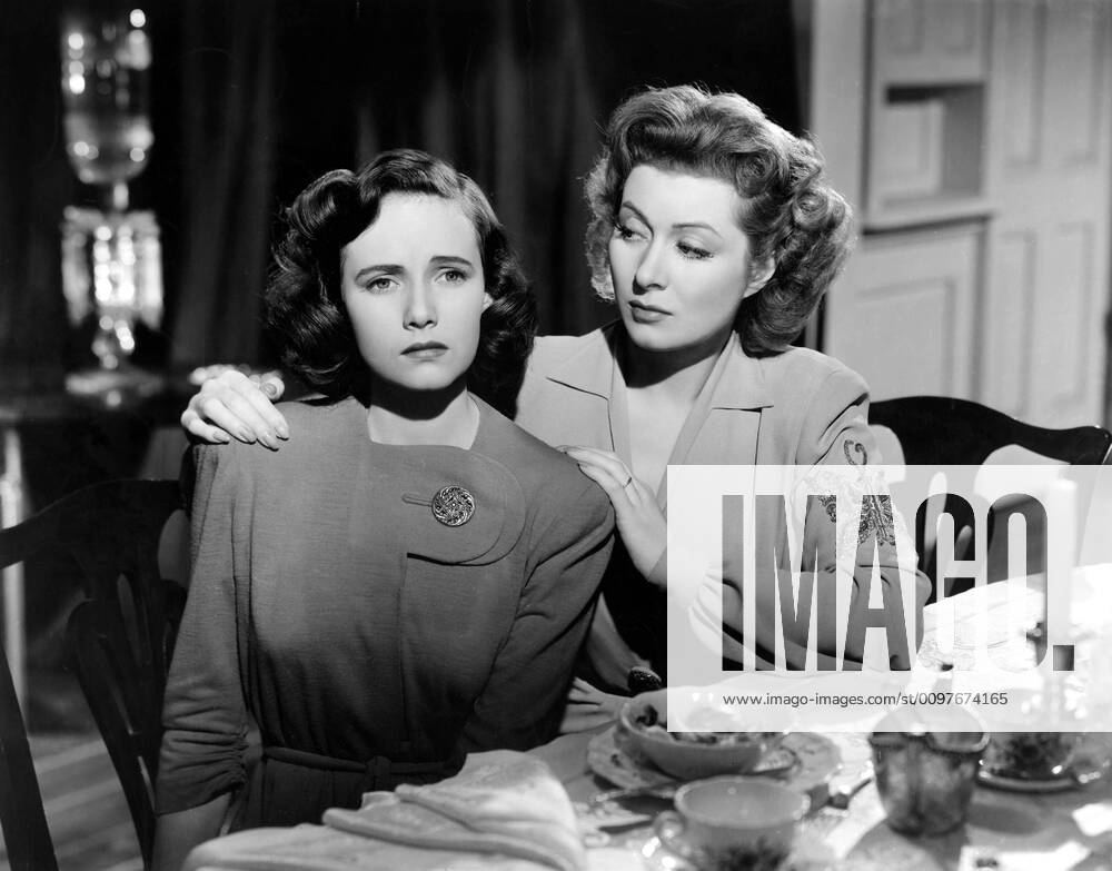OSCARS. Beste Nebendarstellerin. Preisträgerinnen 1941-1950 MRS. MINIVER, Teresa Wright, Greer Garson, 1942. Courtesy Everett Collection PUBLICATIONXNOTxINxCANxCHNxFRAxITAxJPNxNORxPOLxRUSxESPxUKxUSA