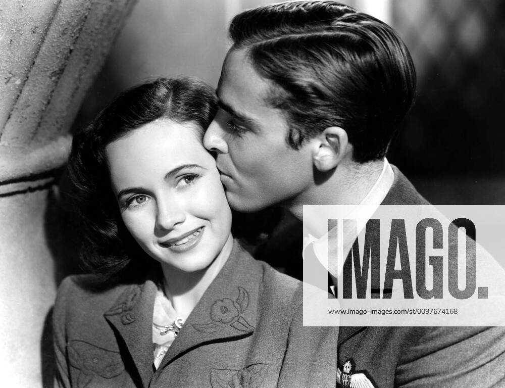 OSCARS. Beste Nebendarstellerin. Preisträgerinnen 1941-1950 MRS. MINIVER, Teresa Wright, Richard Ney, 1942. Courtesy Everett Collection PUBLICATIONXNOTxINxCANxCHNxFRAxITAxJPNxNORxPOLxRUSxESPxUKxUSA