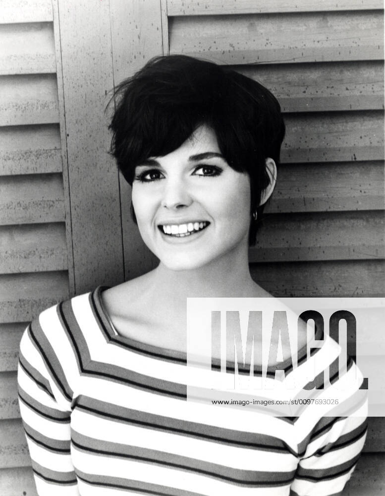P.J. Susan Saint James, 1968 Courtesy Everett Collection PUBLICATIONXNOTxINxCANxCHNxFRAxITAxJPNxNORxPOLxRUSxESPxUKxUSA