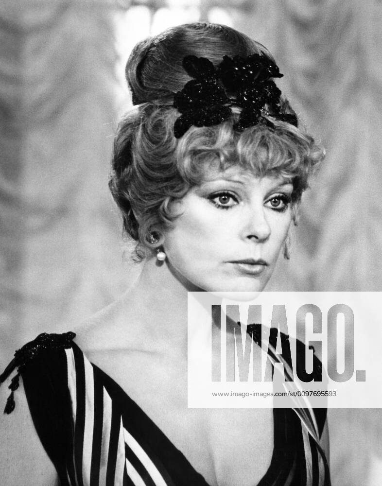 THE PRISONER OF ZENDA, Elke Sommer, 1979. Universal courtesy Everett Collection ©Universal Courtesy Everett Collection PUBLICATIONXNOTxINxCANxCHNxFRAxITAxJPNxNORxPOLxRUSxESPxUKxUSA