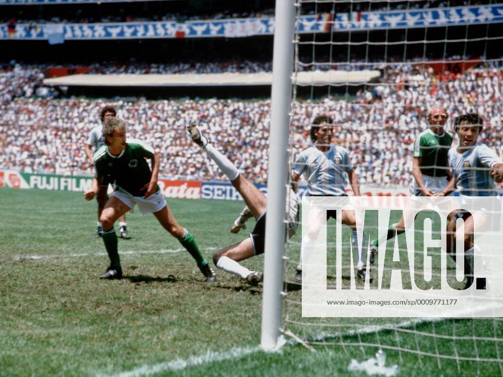 Fussball WM Weltmeisterschaft 1986 Deutschland - Argentinien Rudi Völler Voeller 2 : 2