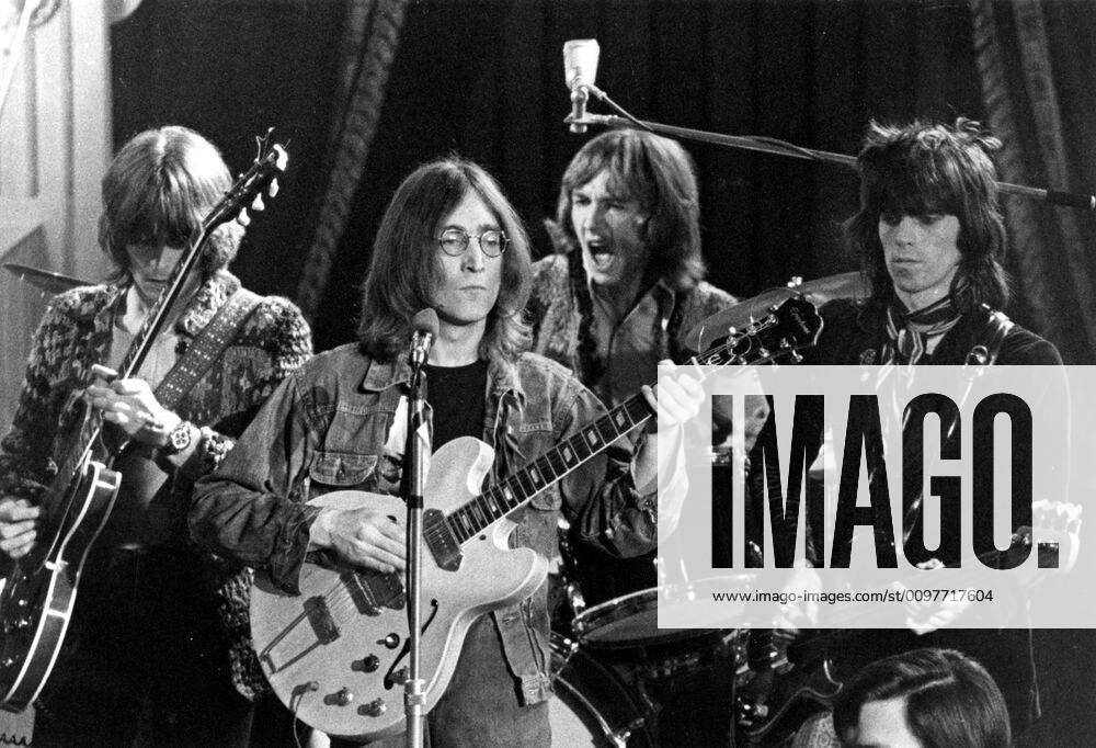 THE ROLLING STONES ROCK & ROLL CIRCUS, Eric Clapton, John Lennon, Mitch Mitchell, Keith Richards, 1968 (released 1996) ABKCO Films Courtesy Everett Collection !ACHTUNG AUFNAHMEDATUM GESCHÄTZT! PUBLICATIONXNOTxINxCANxCHNxFRAxITAxJPNxNORxPOLxRUSxESPxUKxUSA