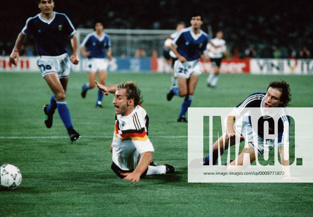 Fußball WM 1990 Italien Endspiel Deutschland - Argentinien Rudi Völler , Serrizuela