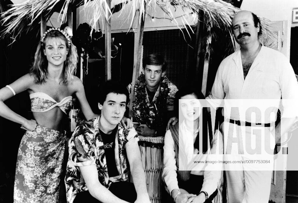 THE SURE THING, Nicollette Sheridan, John Cusack, Anthony Edwards, Daphne Zuniga, director Rob Reiner, on-set, 1985, (c) Embassy Pictures courtesy: Everett Collection Embassy Pictures Courtesy Everett Collection !ACHTUNG AUFNAHMEDATUM GESCHÃ„TZT! PUBLICATIONXNOTxINxCANxCHNxFRAxITAxJPNxNORxPOLxRUSxESPxUKxUSA