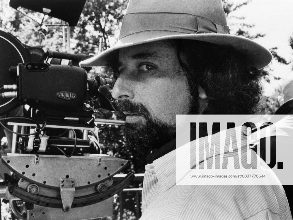 THE WANDERERS, director Philip Kaufman, on location, 1979, (c) Warner Brothers courtesy Everett Collection Warner Bros Courtesy Everett Collection !ACHTUNG AUFNAHMEDATUM GESCHÄTZT! PUBLICATIONXNOTxINxCANxCHNxFRAxITAxJPNxNORxPOLxRUSxESPxUKxUSA