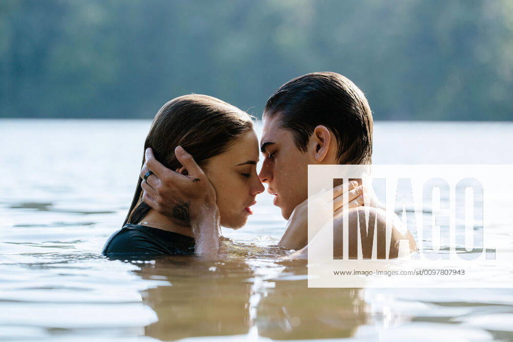 AFTER, from left: Josephine Langford, Hero Fiennes Tiffin, 2019. ph: Quantrell D. Colbert Aviron Pictures courtesy Everett Collection !ACHTUNG AUFNAHMEDATUM GESCHÄTZT! PUBLICATIONXNOTxINxCANxCHNxFRAxITAxJPNxNORxPOLxRUSxESPxUKxUSA