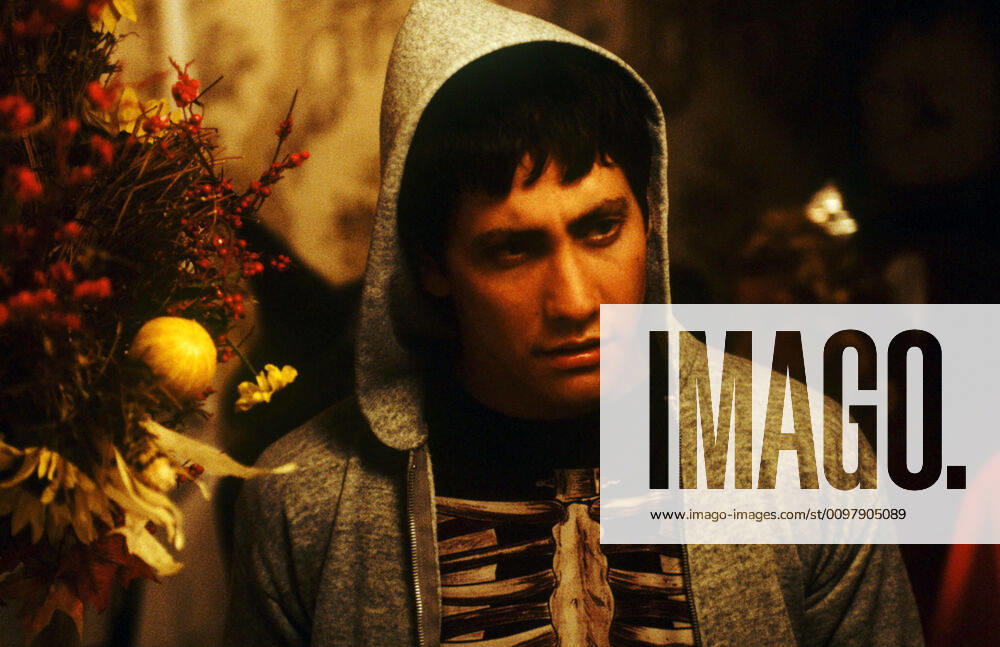 DONNIE DARKO, Jake Gyllenhaal, 2001. Newmarket Releasing Courtesy Everett Collection !ACHTUNG AUFNAHMEDATUM GESCHÄTZT! PUBLICATIONXNOTxINxCANxCHNxFRAxITAxJPNxNORxPOLxRUSxESPxUKxUSA